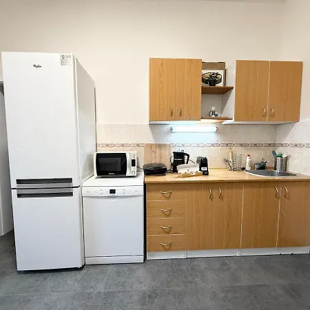 Retro Boho Style St Clement With A Oasis Apartament