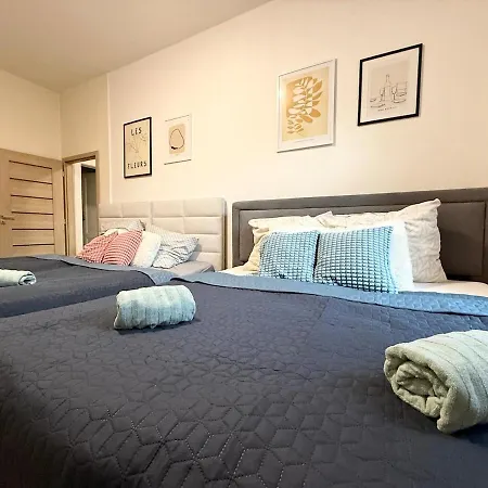 Retro Boho Style St Clement With A Oasis Apartament Praga