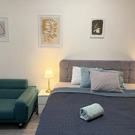 Apartament Retro Boho Style St Clement With A Oasis Praga