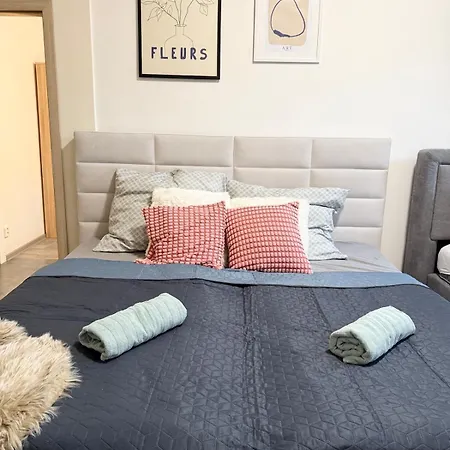 Lejlighed Retro Boho Style St Clement With A Oasis Prag