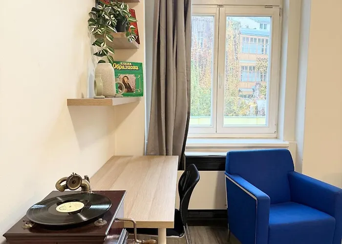 Retro Boho Style St Clement With A Oasis Apartament Praga