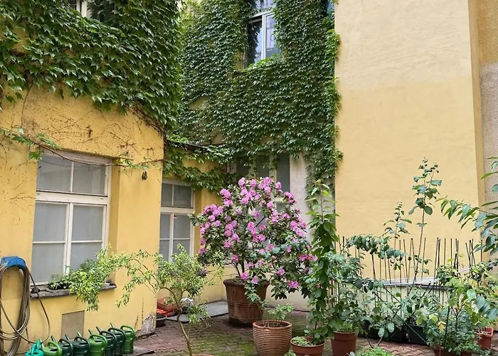 Retro Boho Style St Clement With A Oasis * Praga