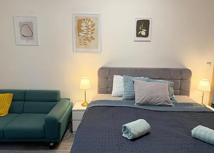 Apartament Retro Boho Style St Clement With A Oasis Praga