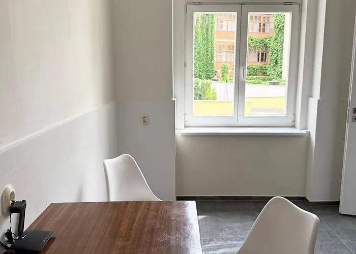 Apartament Retro Boho Style St Clement With A Oasis Praga