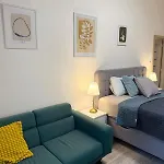 Appartement Retro Boho Style St Clement With A Oasis
