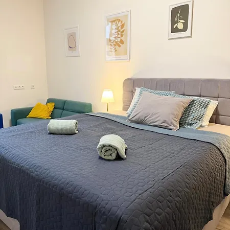 Apartament Retro Boho Style St Clement With A Oasis